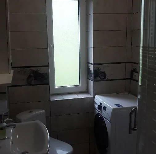 Bee House поляниця